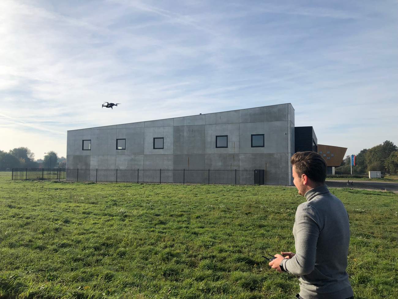 contact pagina drone in de lucht